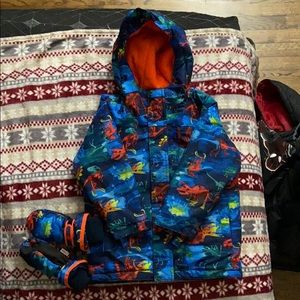 Boys dino winter coat w/ mittens.